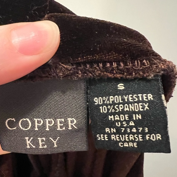 Velvet Capris Flares - Picture 2 of 2